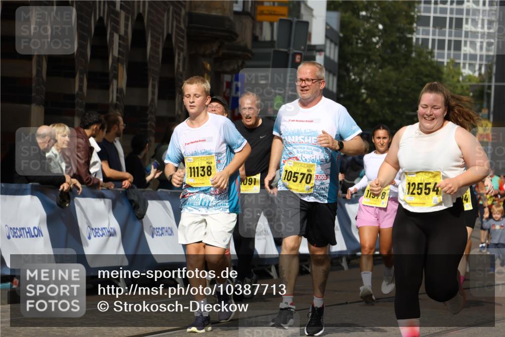 13.09.2026 - 21. swb-Marathon Bremen Strokosch-Dieckow http://msf.ph/oto/10387713 13.09.2026 11:09:12 Ziel 10217, 10399, 10455, 10469, 10599, 11011, 11053, 11074, 11358, 11421, 11434, 11531, 11710, 11718, 11812, 11905, 12256, 12353, 12438, 12517, 10314, 10556, 10664, 10686, 10694, 10769, 10823, 10981, 10983, 11225, 11764, 11882, 11883, 11914, 11915, 11995, 12322, 12491, 13607 meine-sportfotos.de