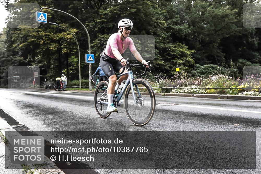 13.09.2026 - Stadtparktriathlon H.Heesch http://msf.ph/oto/10387765 13.09.2026 12:19:19 Radfahren 1145, 1169, 1173 meine-sportfotos.de