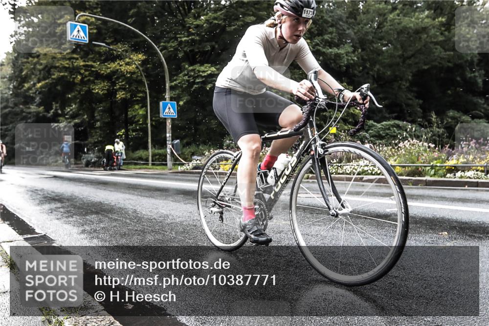 13.09.2026 - Stadtparktriathlon H.Heesch http://msf.ph/oto/10387771 13.09.2026 12:19:22 Radfahren 972, 1020, 1075, 1145, 1173 meine-sportfotos.de