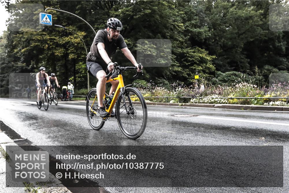 13.09.2026 - Stadtparktriathlon H.Heesch http://msf.ph/oto/10387775 13.09.2026 12:19:24 Radfahren 972, 1020, 1075, 1173 meine-sportfotos.de