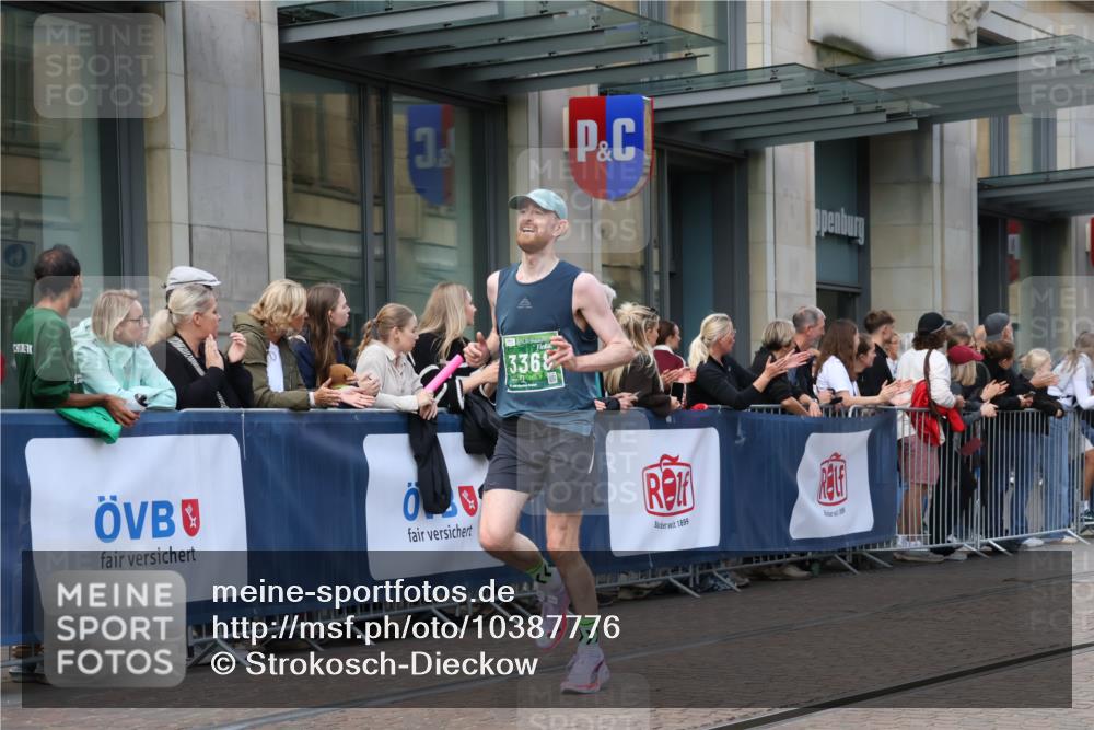 13.09.2026 - 21. swb-Marathon Bremen Strokosch-Dieckow http://msf.ph/oto/10387776 13.09.2026 12:57:00 Ziel 850, 1875, 2986, 3368, 5912, 6264, 365, 573, 901, 6201, 7118, 7671 meine-sportfotos.de