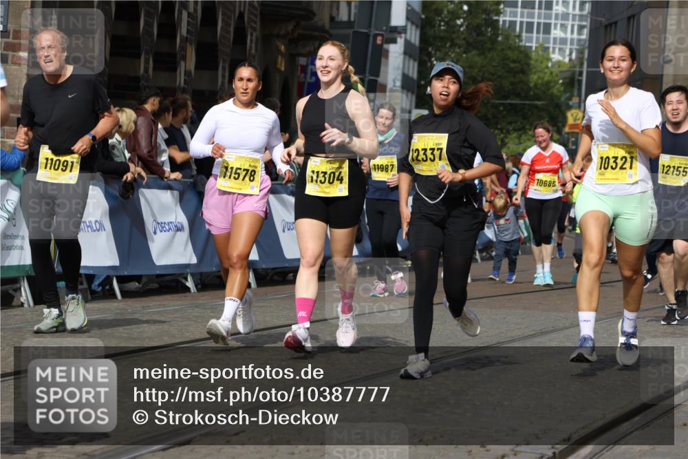 13.09.2026 - 21. swb-Marathon Bremen Strokosch-Dieckow http://msf.ph/oto/10387777 13.09.2026 11:09:15 Ziel 10217, 10455, 10469, 10599, 10630, 11011, 11053, 11074, 11421, 11434, 11531, 11718, 11812, 11905, 12192, 12256, 12353, 12438, 12517, 12554, 10556, 10664, 10694, 10769, 10823, 10981, 11225, 11764, 11882, 11883, 11914, 11915, 11995, 12322, 12474, 12491, 12532, 13607 meine-sportfotos.de