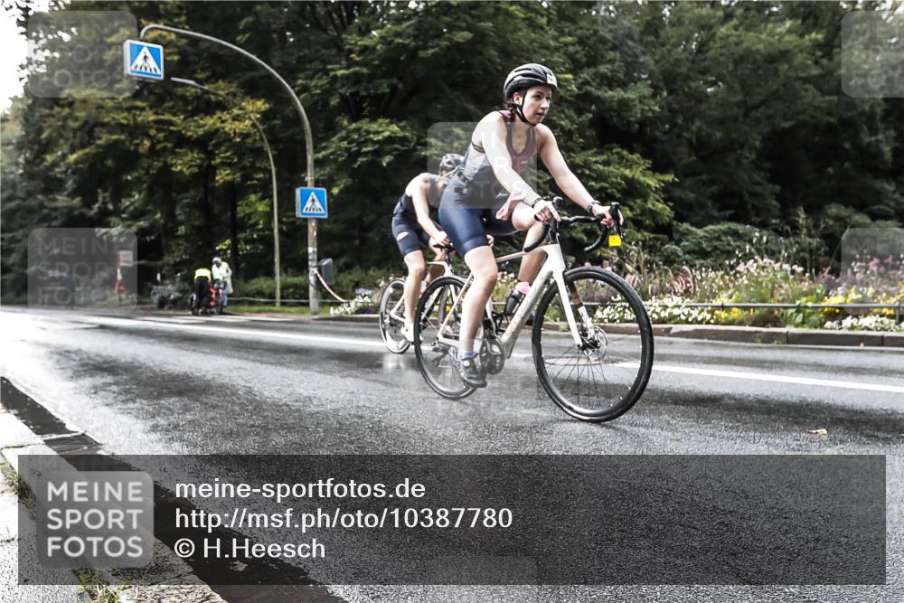 13.09.2026 - Stadtparktriathlon H.Heesch http://msf.ph/oto/10387780 13.09.2026 12:19:25 Radfahren 972, 1020, 1075, 1173 meine-sportfotos.de