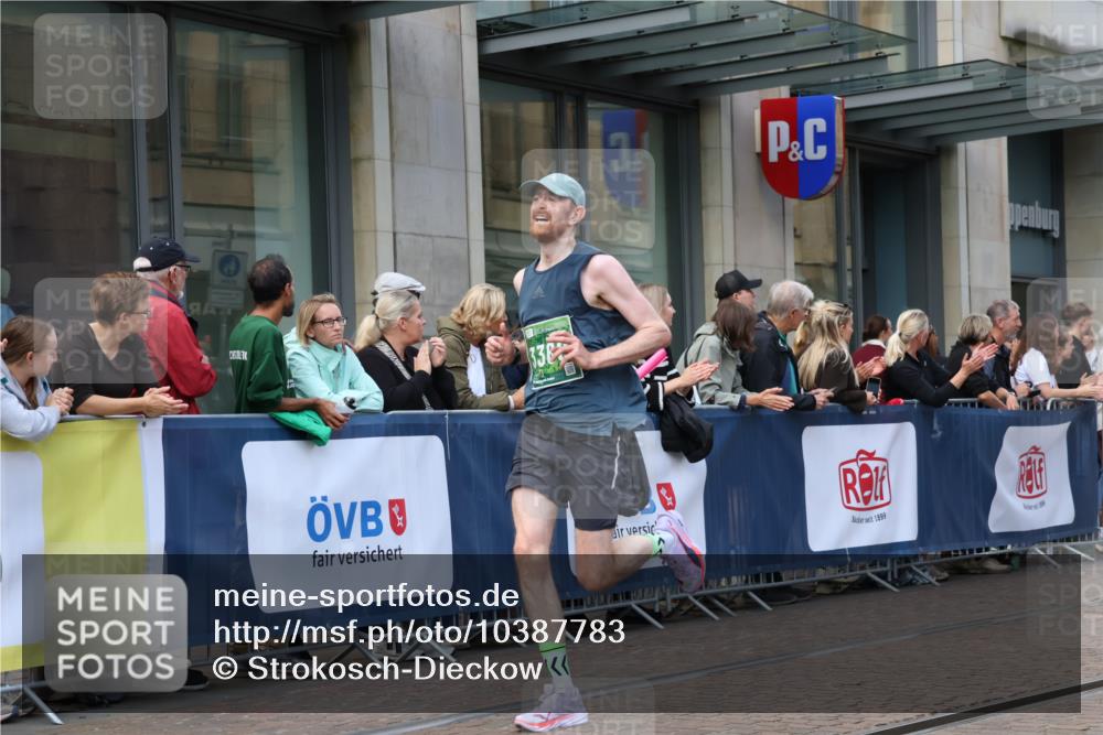 13.09.2026 - 21. swb-Marathon Bremen Strokosch-Dieckow http://msf.ph/oto/10387783 13.09.2026 12:57:00 Ziel 850, 1875, 2986, 3368, 5912, 6264, 365, 573, 901, 6201, 7118, 7671 meine-sportfotos.de