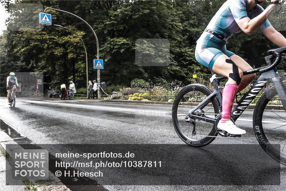 13.09.2026 - Stadtparktriathlon H.Heesch http://msf.ph/oto/10387811 13.09.2026 12:19:41 Radfahren 1045, 1098, 1112, 1177 meine-sportfotos.de