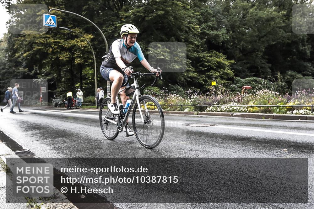 13.09.2026 - Stadtparktriathlon H.Heesch http://msf.ph/oto/10387815 13.09.2026 12:19:42 Radfahren 1045, 1098, 1112, 1177 meine-sportfotos.de