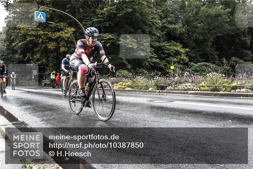13.09.2026 - Stadtparktriathlon H.Heesch http://msf.ph/oto/10387850 13.09.2026 12:20:02 Radfahren 880, 955, 985, 1028, 1047, 1067, 1138, 1157 meine-sportfotos.de