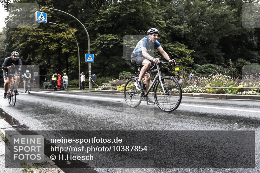 13.09.2026 - Stadtparktriathlon H.Heesch http://msf.ph/oto/10387854 13.09.2026 12:20:03 Radfahren 880, 955, 985, 1028, 1047, 1067, 1138 meine-sportfotos.de