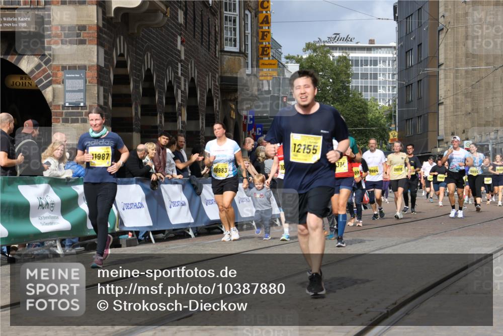13.09.2026 - 21. swb-Marathon Bremen Strokosch-Dieckow http://msf.ph/oto/10387880 13.09.2026 11:09:19 Ziel 10217, 10321, 10455, 10469, 10570, 10599, 10630, 11011, 11053, 11074, 11138, 11304, 11434, 11531, 11578, 11812, 11905, 12192, 12256, 12337, 12353, 12438, 12554, 10424, 10556, 10769, 10823, 10981, 11192, 11225, 11882, 11883, 11914, 11995, 12322, 12474, 12532 meine-sportfotos.de