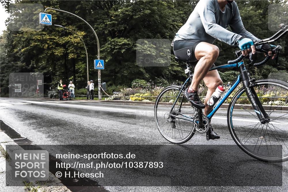 13.09.2026 - Stadtparktriathlon H.Heesch http://msf.ph/oto/10387893 13.09.2026 12:20:13 Radfahren 938, 949, 1004, 1120 meine-sportfotos.de