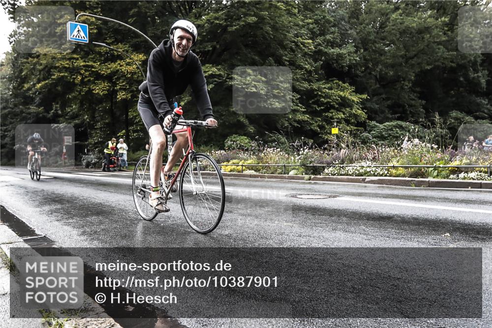 13.09.2026 - Stadtparktriathlon H.Heesch http://msf.ph/oto/10387901 13.09.2026 12:20:17 Radfahren 844, 949, 1004, 1051, 1123 meine-sportfotos.de