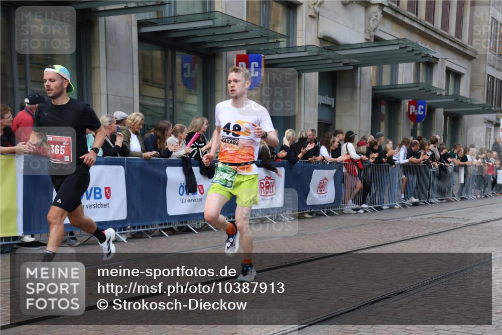 13.09.2026 - 21. swb-Marathon Bremen Strokosch-Dieckow http://msf.ph/oto/10387913 13.09.2026 12:57:17 Ziel 919, 1875, 2986, 4795, 6264, 365, 573, 850, 3368, 5912, 6201 meine-sportfotos.de