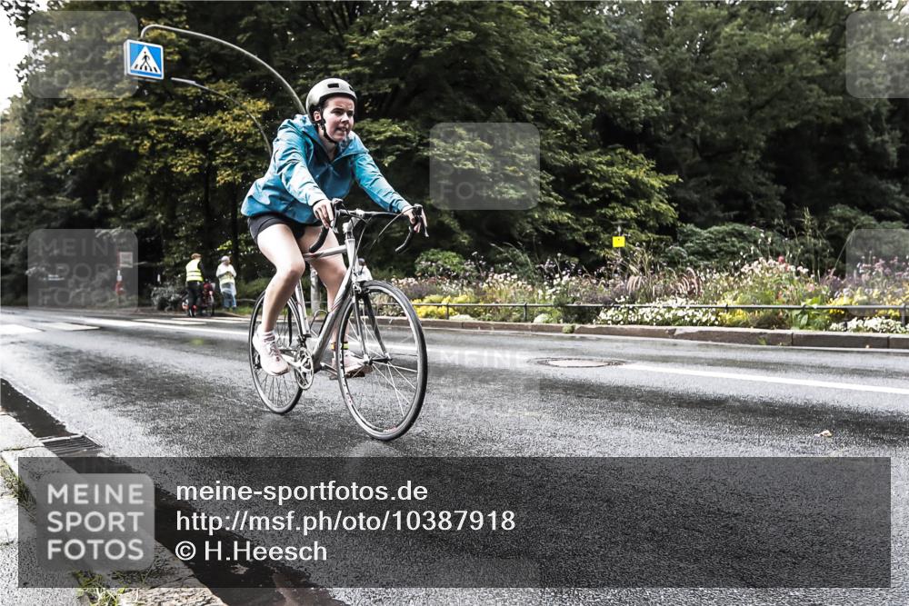 13.09.2026 - Stadtparktriathlon H.Heesch http://msf.ph/oto/10387918 13.09.2026 12:20:31 Radfahren 1091 meine-sportfotos.de