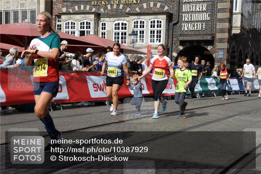 13.09.2026 - 21. swb-Marathon Bremen Strokosch-Dieckow http://msf.ph/oto/10387929 13.09.2026 11:09:25 Ziel 10217, 10314, 10321, 10455, 10570, 10630, 11011, 11074, 11091, 11138, 11304, 11531, 11578, 11812, 11905, 11987, 12155, 12192, 12337, 12554, 10234, 10386, 10417, 10424, 10696, 10712, 10785, 10990, 10991, 11192, 11937, 12409, 12474, 12532 meine-sportfotos.de