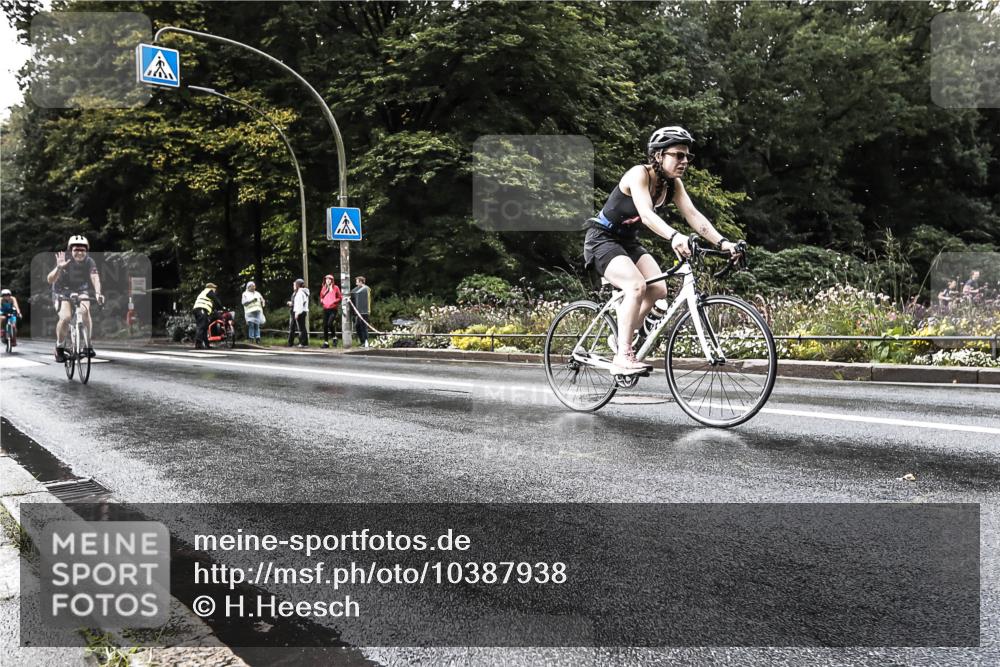 13.09.2026 - Stadtparktriathlon H.Heesch http://msf.ph/oto/10387938 13.09.2026 12:20:48 Radfahren 959, 1017, 1076, 1081, 1108, 1242 meine-sportfotos.de