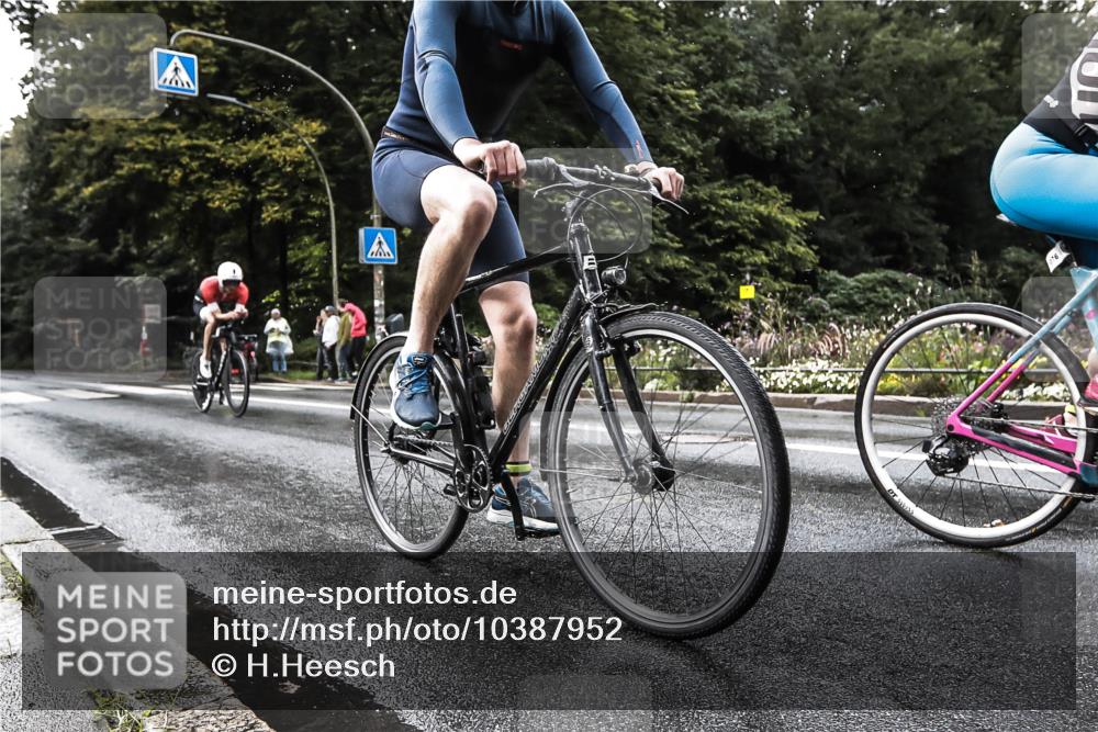 13.09.2026 - Stadtparktriathlon H.Heesch http://msf.ph/oto/10387952 13.09.2026 12:20:51 Radfahren 953, 959, 1017, 1076, 1081, 1108, 1242 meine-sportfotos.de
