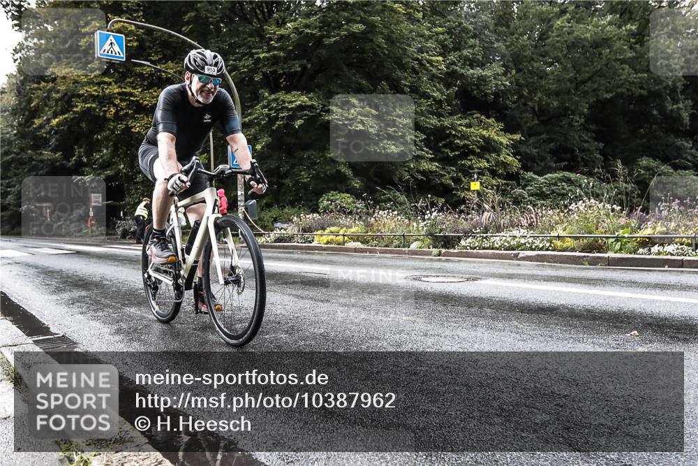 13.09.2026 - Stadtparktriathlon H.Heesch http://msf.ph/oto/10387962 13.09.2026 12:20:53 Radfahren 950, 953, 959, 1017, 1076, 1118 meine-sportfotos.de