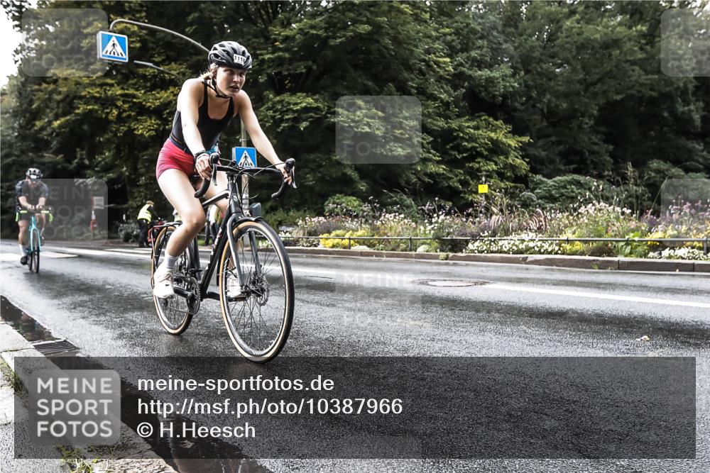 13.09.2026 - Stadtparktriathlon H.Heesch http://msf.ph/oto/10387966 13.09.2026 12:20:55 Radfahren 950, 953, 986, 1118, 1151 meine-sportfotos.de