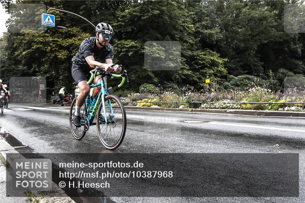 13.09.2026 - Stadtparktriathlon H.Heesch http://msf.ph/oto/10387968 13.09.2026 12:20:56 Radfahren 950, 953, 986, 1118, 1151 meine-sportfotos.de