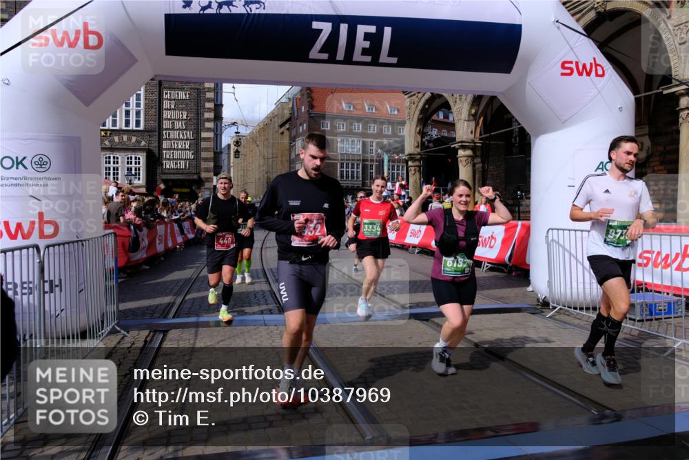 13.09.2026 - 21. swb-Marathon Bremen Tim E. http://msf.ph/oto/10387969 13.09.2026 13:28:34 Ziel 178, 210, 1380, 1460, 2047, 2977, 3114, 3294, 3334, 3597, 4506, 5250, 5360, 5889, 6182, 7926, 8429, 8570, 9064, 9167, 9168, 9543, 9549, 9738, 9881 meine-sportfotos.de