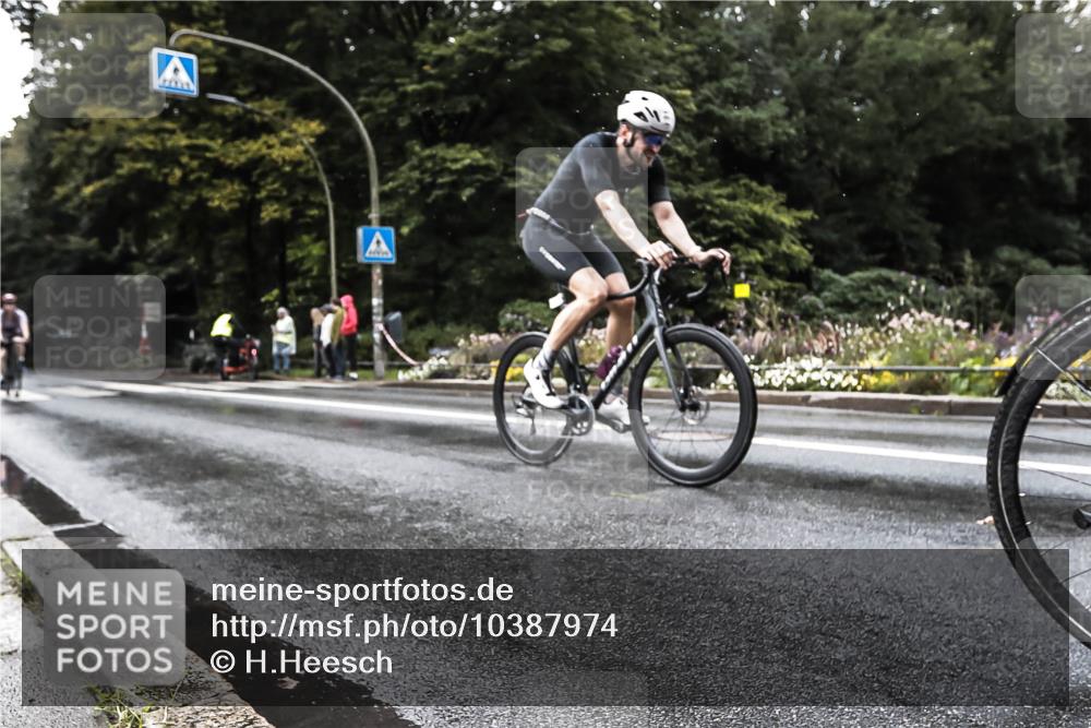 13.09.2026 - Stadtparktriathlon H.Heesch http://msf.ph/oto/10387974 13.09.2026 12:20:58 Radfahren 950, 986, 1080, 1105, 1118, 1151 meine-sportfotos.de