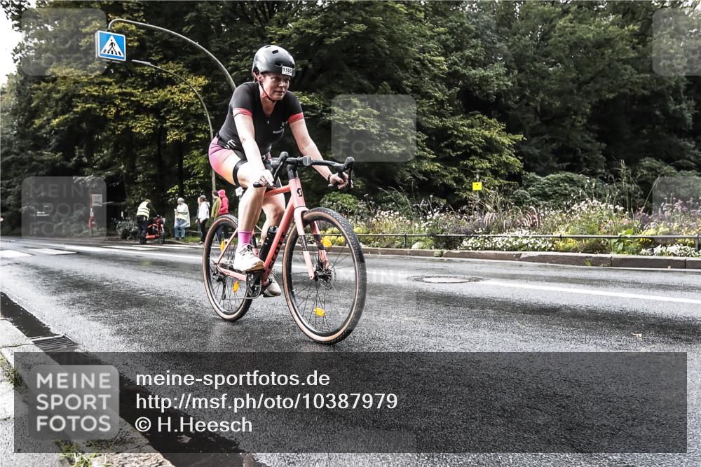 13.09.2026 - Stadtparktriathlon H.Heesch http://msf.ph/oto/10387979 13.09.2026 12:21:01 Radfahren 979, 986, 1080, 1105, 1151 meine-sportfotos.de