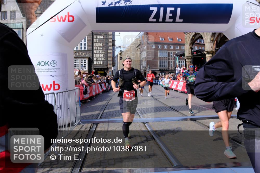 13.09.2026 - 21. swb-Marathon Bremen Tim E. http://msf.ph/oto/10387981 13.09.2026 13:28:35 Ziel 178, 210, 1380, 1460, 2047, 2977, 3114, 3294, 3334, 3597, 4506, 5250, 5360, 5889, 6182, 7926, 8429, 8570, 9064, 9167, 9168, 9543, 9549, 9738, 9881 meine-sportfotos.de