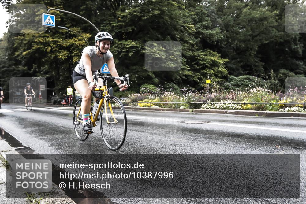 13.09.2026 - Stadtparktriathlon H.Heesch http://msf.ph/oto/10387996 13.09.2026 12:21:26 Radfahren 1109, 1133, 1154, 1179 meine-sportfotos.de