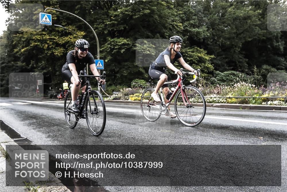 13.09.2026 - Stadtparktriathlon H.Heesch http://msf.ph/oto/10387999 13.09.2026 12:21:28 Radfahren 996, 1109, 1133, 1154, 1179 meine-sportfotos.de