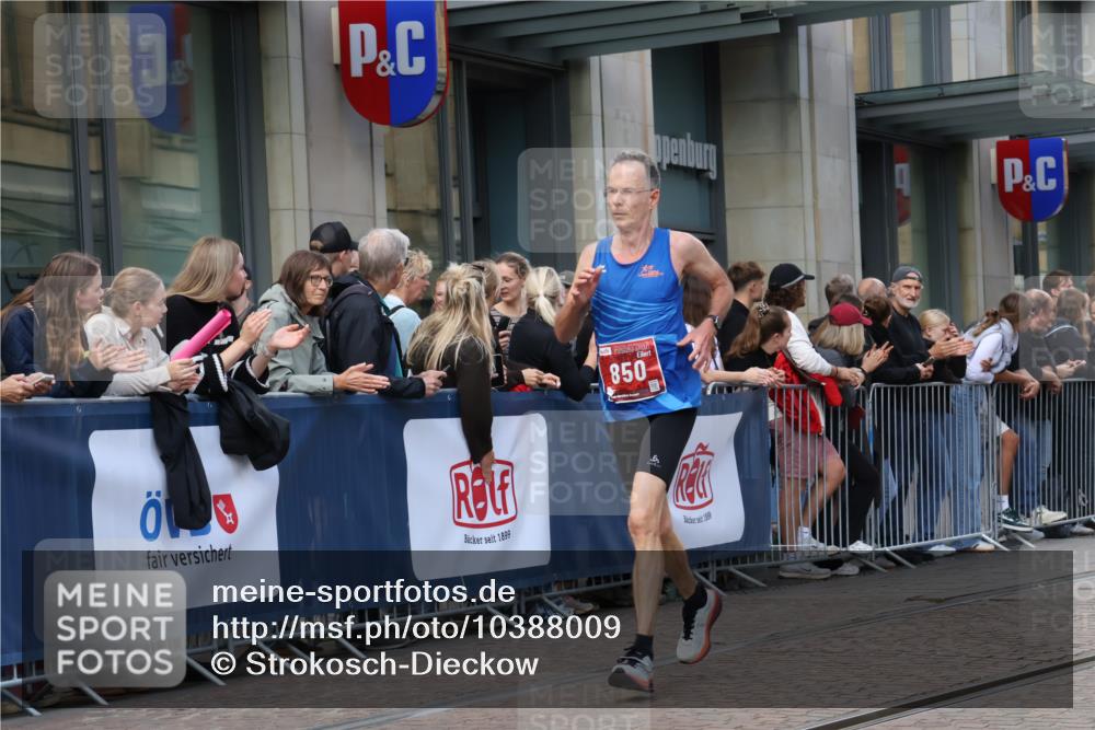 13.09.2026 - 21. swb-Marathon Bremen Strokosch-Dieckow http://msf.ph/oto/10388009 13.09.2026 12:57:23 Ziel 919, 2986, 4795, 6264, 365, 850, 1875, 2986, 3368, 5912, 6264 meine-sportfotos.de