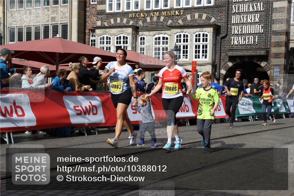 13.09.2026 - 21. swb-Marathon Bremen Strokosch-Dieckow http://msf.ph/oto/10388012 13.09.2026 11:09:26 Ziel 10217, 10314, 10321, 10455, 10570, 10630, 10686, 10983, 11011, 11091, 11138, 11304, 11531, 11578, 11812, 11905, 11987, 12155, 12192, 12337, 12554, 10234, 10386, 10417, 10424, 10696, 10712, 10785, 10990, 10991, 11192, 11937, 12409, 12474, 12532 meine-sportfotos.de