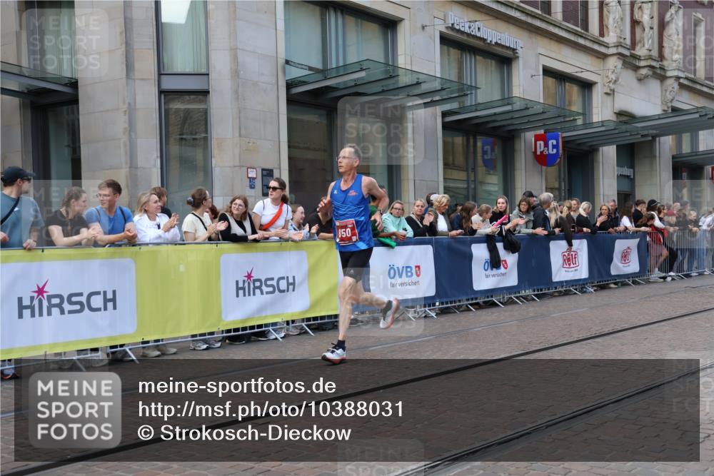 13.09.2026 - 21. swb-Marathon Bremen Strokosch-Dieckow http://msf.ph/oto/10388031 13.09.2026 12:57:25 Ziel 919, 4795, 850, 1875, 2986, 3368, 5912, 6264 meine-sportfotos.de
