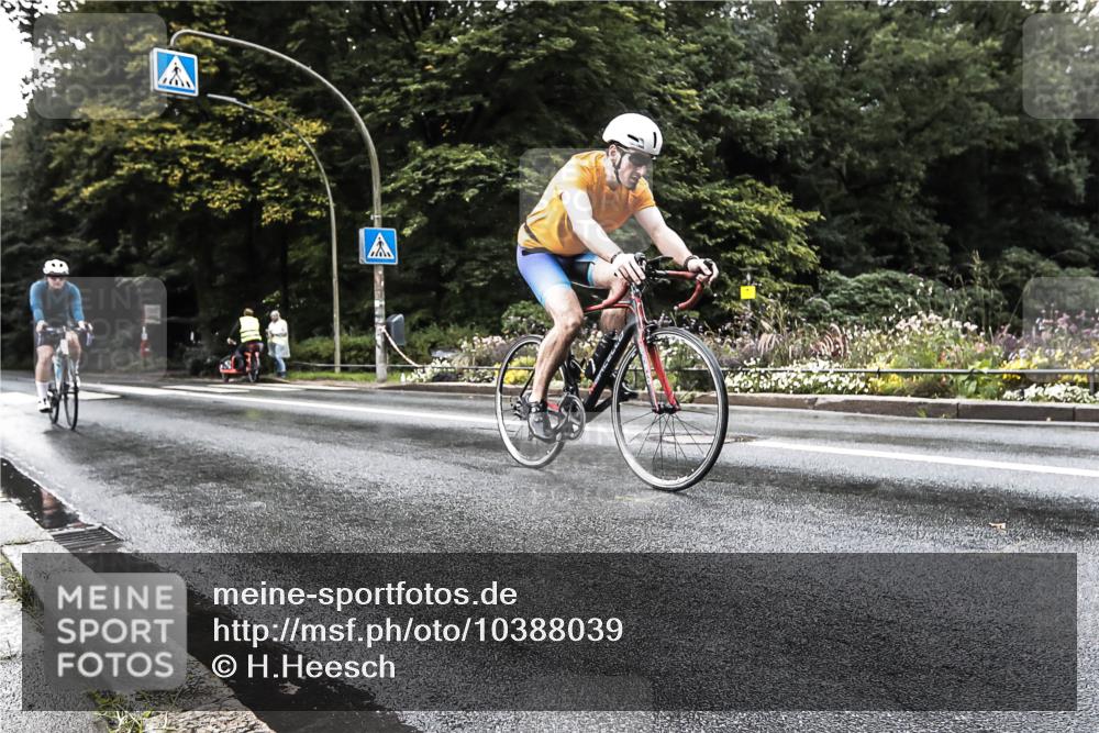 13.09.2026 - Stadtparktriathlon H.Heesch http://msf.ph/oto/10388039 13.09.2026 12:22:07 Radfahren 956, 1055, 1069, 1100, 1116 meine-sportfotos.de