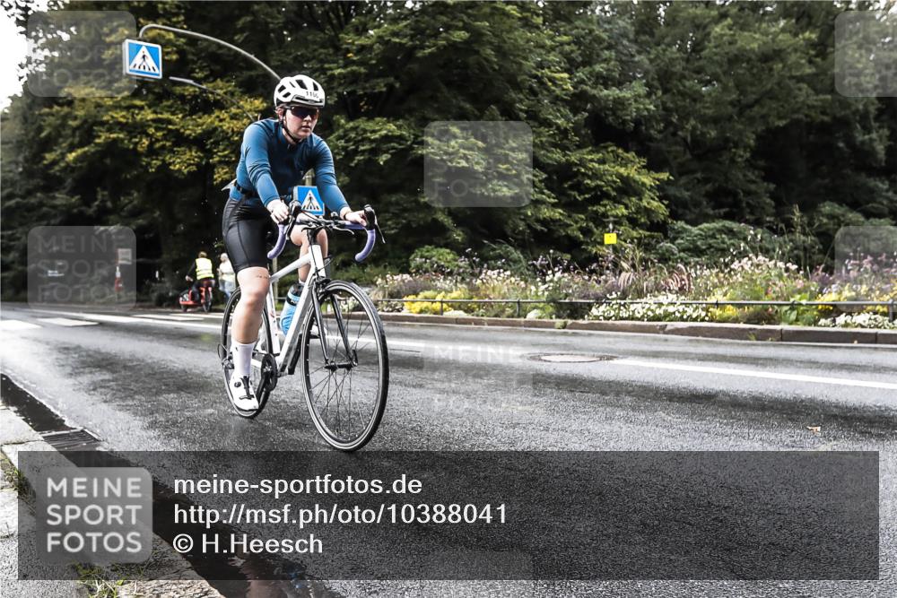 13.09.2026 - Stadtparktriathlon H.Heesch http://msf.ph/oto/10388041 13.09.2026 12:22:08 Radfahren 956, 1055, 1100, 1116 meine-sportfotos.de