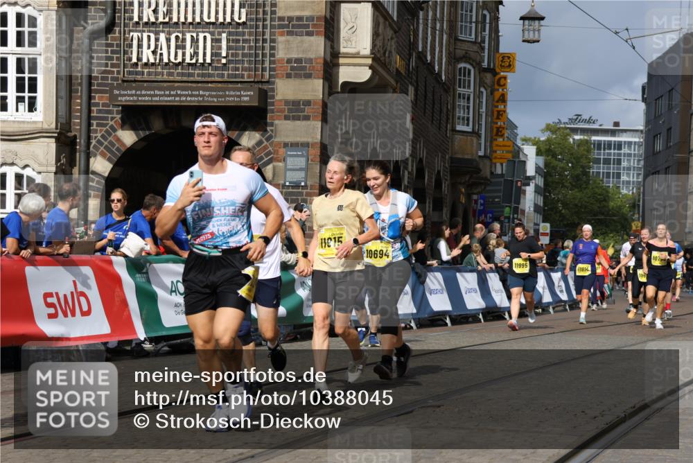 13.09.2026 - 21. swb-Marathon Bremen Strokosch-Dieckow http://msf.ph/oto/10388045 13.09.2026 11:09:28 Ziel 10217, 10314, 10321, 10455, 10570, 10630, 10686, 10983, 11011, 11091, 11138, 11304, 11531, 11578, 11764, 11905, 11987, 12155, 12192, 12337, 12491, 12554, 10234, 10386, 10417, 10424, 10696, 10712, 10785, 10990, 10991, 11192, 11937, 12409, 12474 meine-sportfotos.de