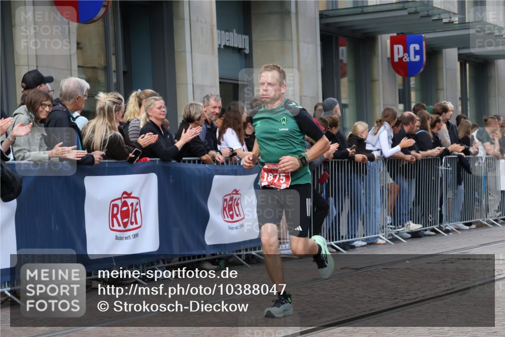 13.09.2026 - 21. swb-Marathon Bremen Strokosch-Dieckow http://msf.ph/oto/10388047 13.09.2026 12:57:35 Ziel 1323, 2099, 9065, 919, 1875, 2986, 4795, 5912, 6264 meine-sportfotos.de