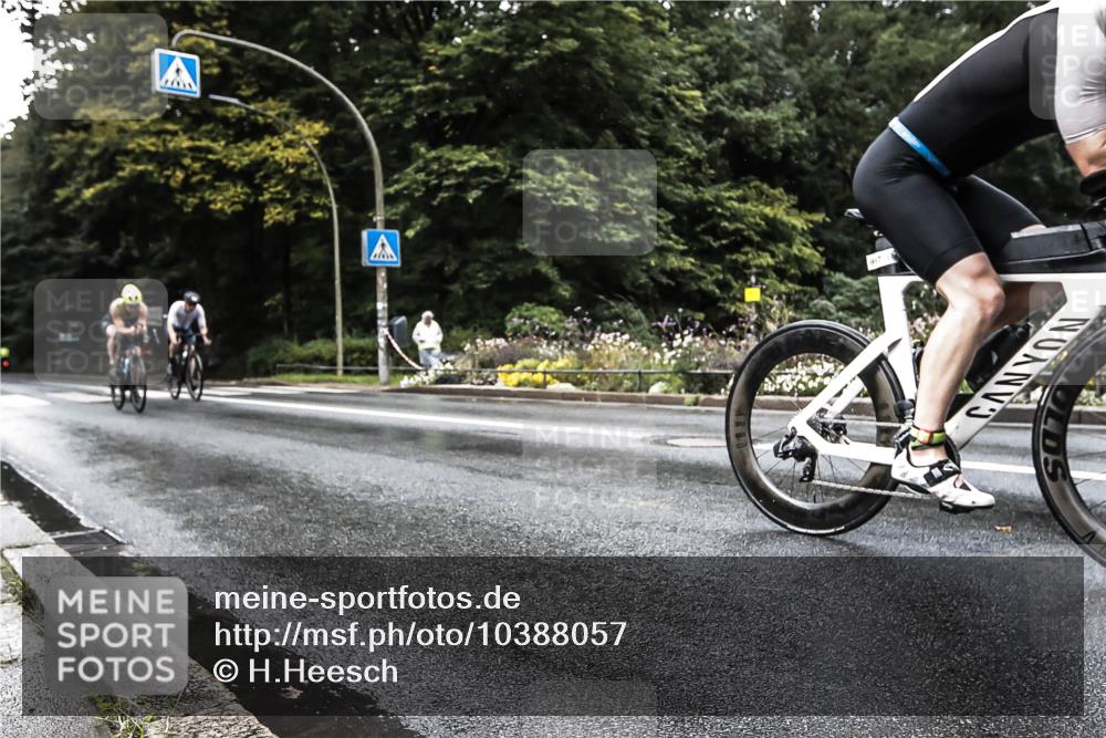 13.09.2026 - Stadtparktriathlon H.Heesch http://msf.ph/oto/10388057 13.09.2026 12:22:35 Radfahren 966, 997, 1068 meine-sportfotos.de
