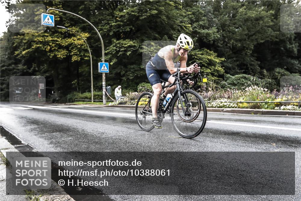 13.09.2026 - Stadtparktriathlon H.Heesch http://msf.ph/oto/10388061 13.09.2026 12:22:35 Radfahren 966, 997, 1068 meine-sportfotos.de