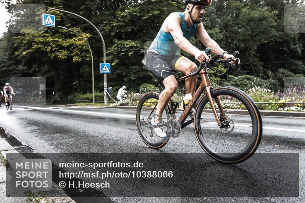 13.09.2026 - Stadtparktriathlon H.Heesch http://msf.ph/oto/10388066 13.09.2026 12:22:39 Radfahren 966, 983, 1068, 1140 meine-sportfotos.de