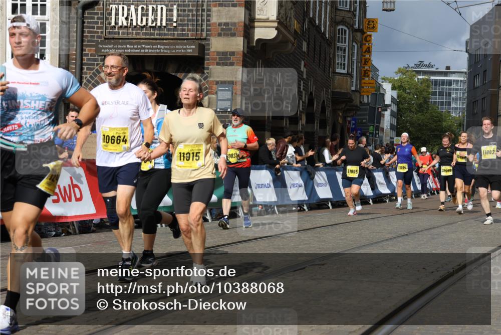 13.09.2026 - 21. swb-Marathon Bremen Strokosch-Dieckow http://msf.ph/oto/10388068 13.09.2026 11:09:29 Ziel 10217, 10314, 10321, 10455, 10570, 10630, 10686, 10983, 11011, 11091, 11138, 11304, 11531, 11578, 11764, 11905, 11987, 12155, 12192, 12337, 12491, 12554, 13607, 10234, 10386, 10417, 10424, 10696, 10712, 10785, 10990, 10991, 11192, 11937, 12409, 12474 meine-sportfotos.de