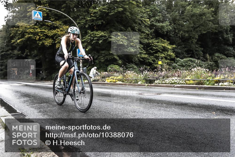 13.09.2026 - Stadtparktriathlon H.Heesch http://msf.ph/oto/10388076 13.09.2026 12:22:44 Radfahren 1040, 1054, 1129, 1140 meine-sportfotos.de
