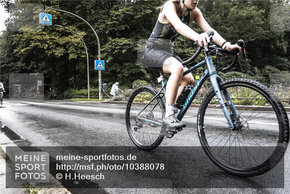 13.09.2026 - Stadtparktriathlon H.Heesch http://msf.ph/oto/10388078 13.09.2026 12:22:45 Radfahren 1040, 1054, 1129 meine-sportfotos.de