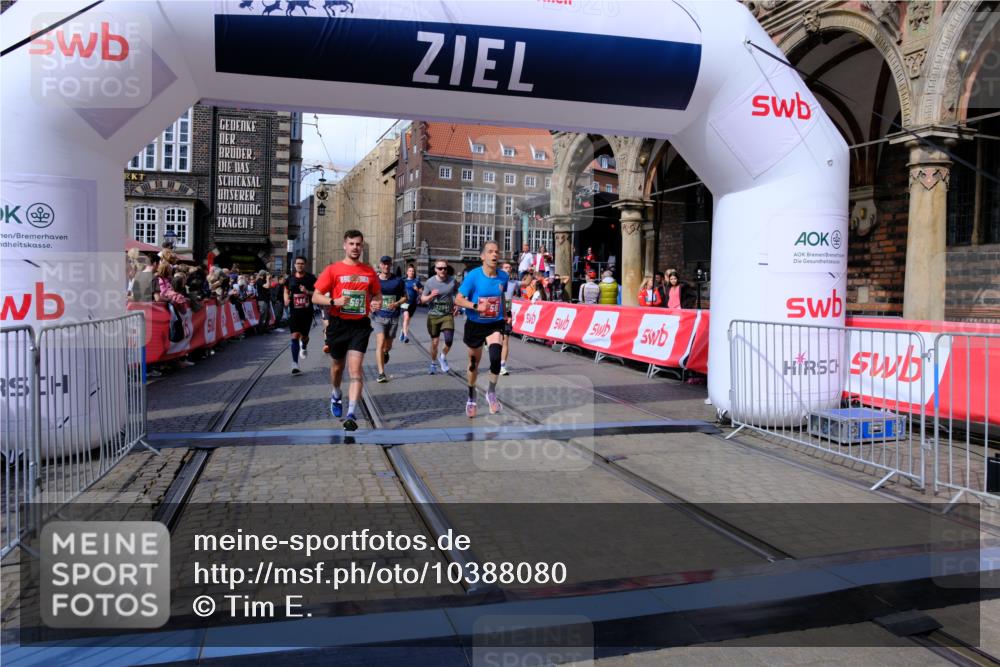 13.09.2026 - 21. swb-Marathon Bremen Tim E. http://msf.ph/oto/10388080 13.09.2026 13:28:43 Ziel 178, 210, 1239, 1380, 1460, 2047, 2764, 2977, 3028, 3294, 3597, 4250, 5250, 5683, 5889, 8429, 8483, 8570, 9064, 9549 meine-sportfotos.de