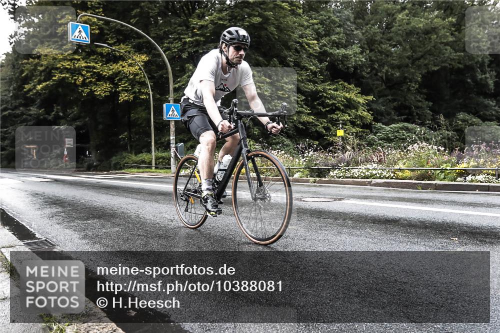 13.09.2026 - Stadtparktriathlon H.Heesch http://msf.ph/oto/10388081 13.09.2026 12:22:46 Radfahren 1040, 1054, 1129 meine-sportfotos.de