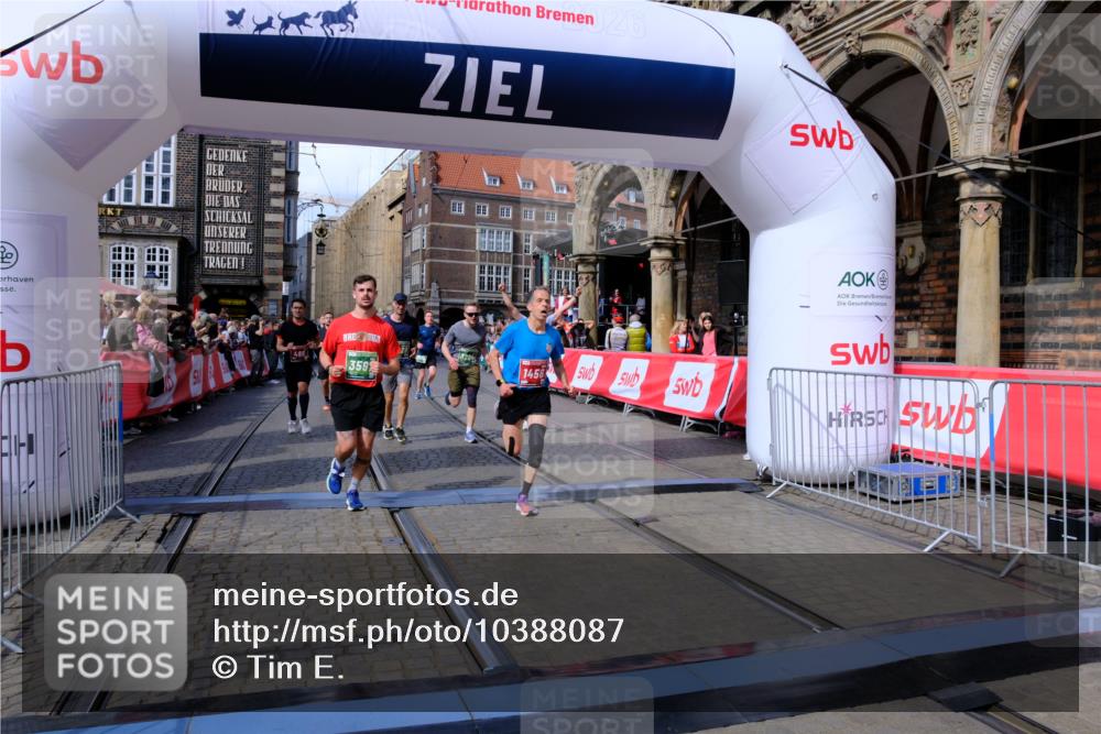 13.09.2026 - 21. swb-Marathon Bremen Tim E. http://msf.ph/oto/10388087 13.09.2026 13:28:43 Ziel 178, 210, 1239, 1380, 1460, 2047, 2764, 2977, 3028, 3294, 3597, 4250, 5250, 5683, 5889, 8429, 8483, 8570, 9064, 9549 meine-sportfotos.de