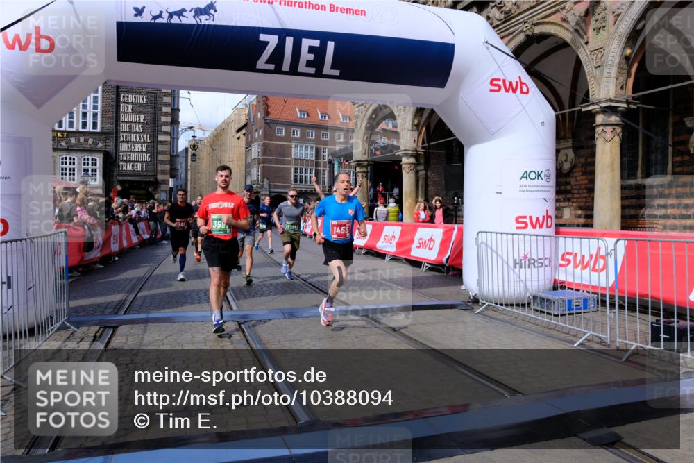 13.09.2026 - 21. swb-Marathon Bremen Tim E. http://msf.ph/oto/10388094 13.09.2026 13:28:43 Ziel 178, 210, 1239, 1380, 1460, 2047, 2764, 2977, 3028, 3294, 3597, 4250, 5250, 5683, 5889, 8429, 8483, 8570, 9064, 9549 meine-sportfotos.de