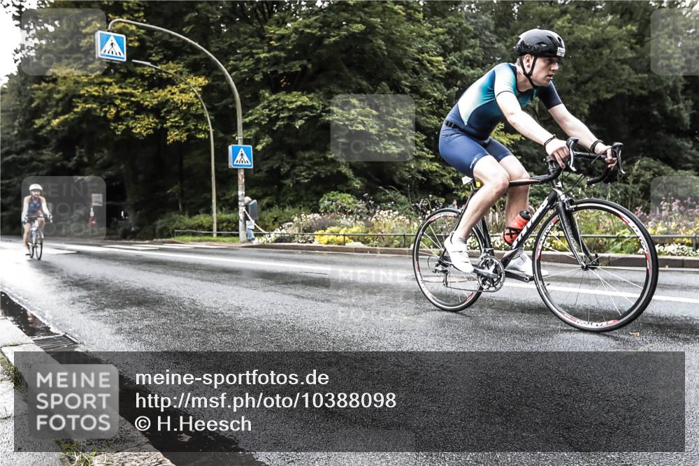 13.09.2026 - Stadtparktriathlon H.Heesch http://msf.ph/oto/10388098 13.09.2026 12:23:30 Radfahren 1022, 1079 meine-sportfotos.de