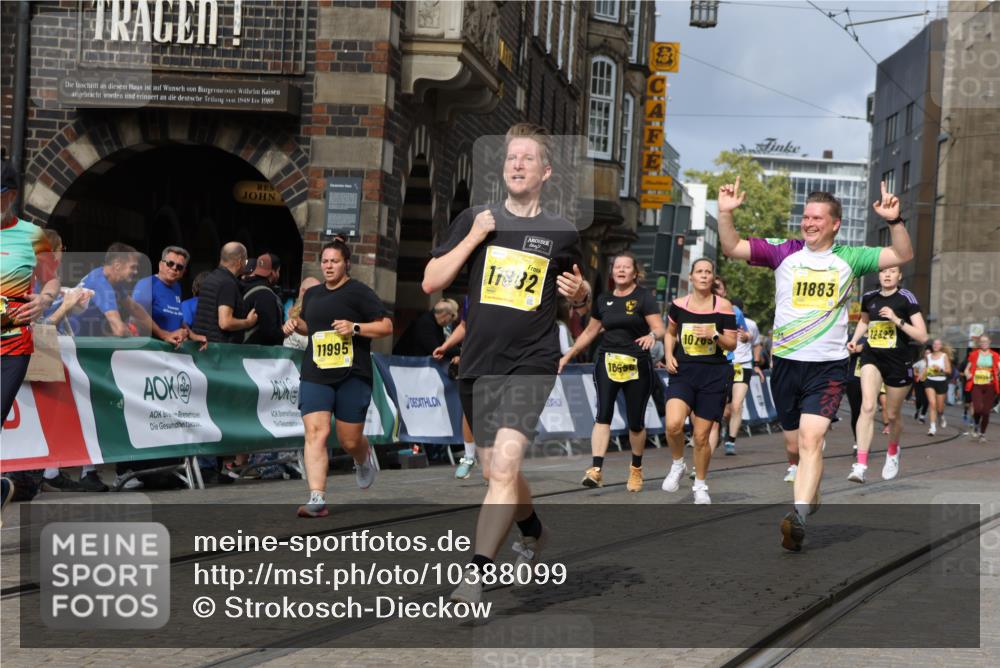 13.09.2026 - 21. swb-Marathon Bremen Strokosch-Dieckow http://msf.ph/oto/10388099 13.09.2026 11:09:32 Ziel 10314, 10321, 10570, 10630, 10664, 10686, 10694, 10983, 11091, 11138, 11304, 11578, 11764, 11882, 11915, 11987, 12155, 12192, 12337, 12491, 12554, 13607, 10234, 10386, 10417, 10424, 10696, 10712, 10785, 10990, 10991, 11192, 11937, 12409, 12449 meine-sportfotos.de