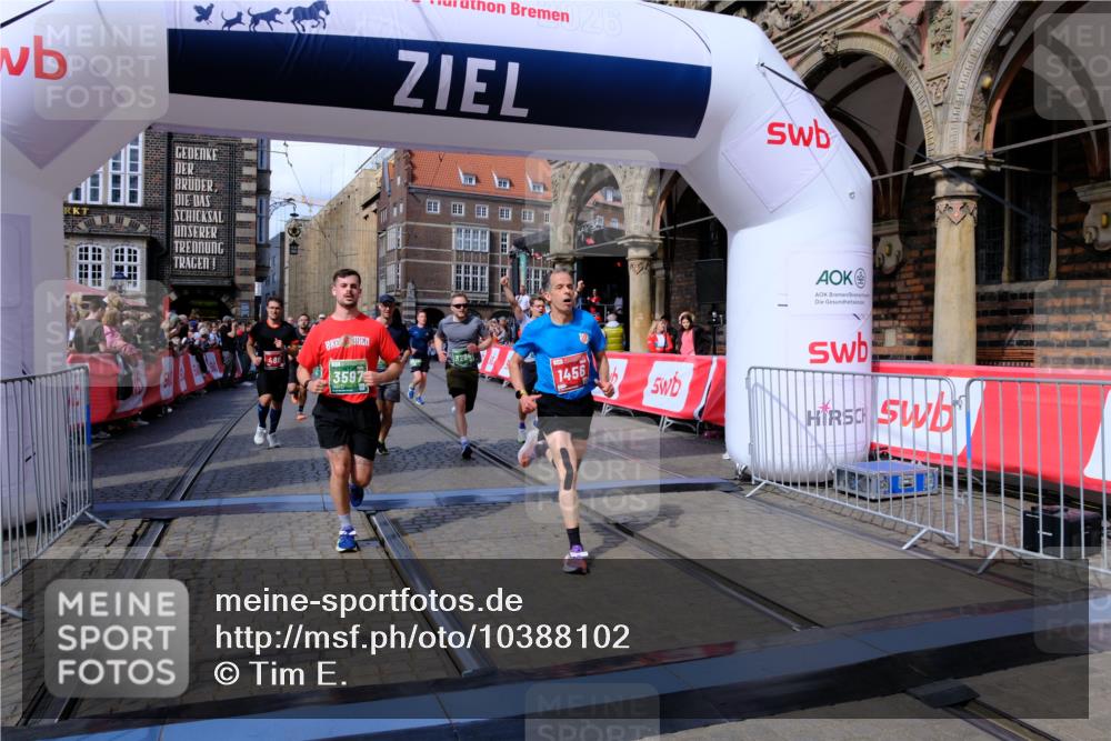 13.09.2026 - 21. swb-Marathon Bremen Tim E. http://msf.ph/oto/10388102 13.09.2026 13:28:43 Ziel 178, 210, 1239, 1380, 1460, 2047, 2764, 2977, 3028, 3294, 3597, 4250, 5250, 5683, 5889, 8429, 8483, 8570, 9064, 9549 meine-sportfotos.de