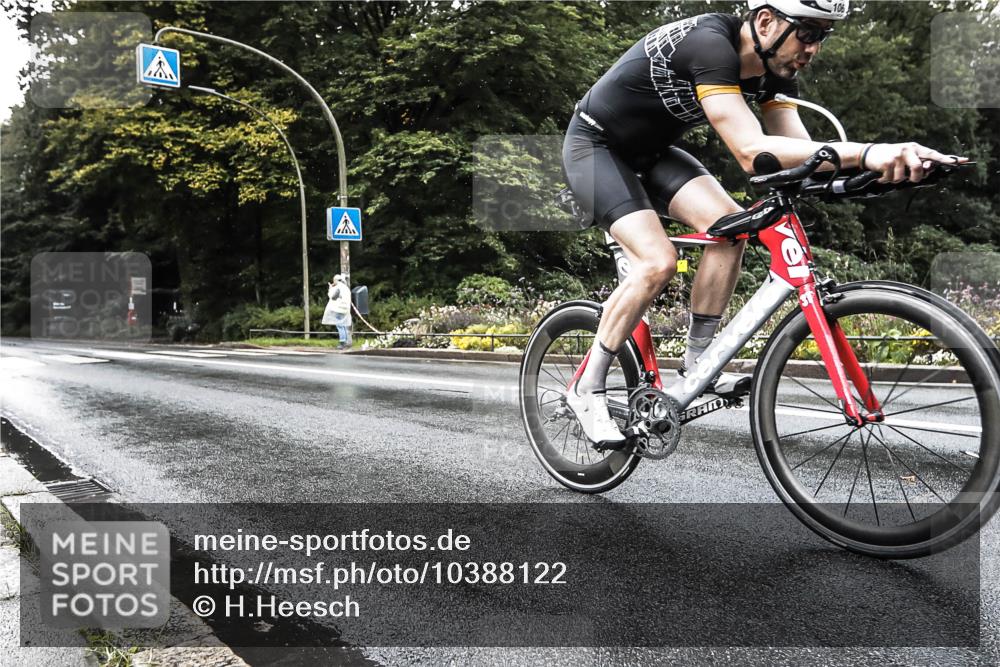 13.09.2026 - Stadtparktriathlon H.Heesch http://msf.ph/oto/10388122 13.09.2026 12:24:18 Radfahren 1030, 1060 meine-sportfotos.de